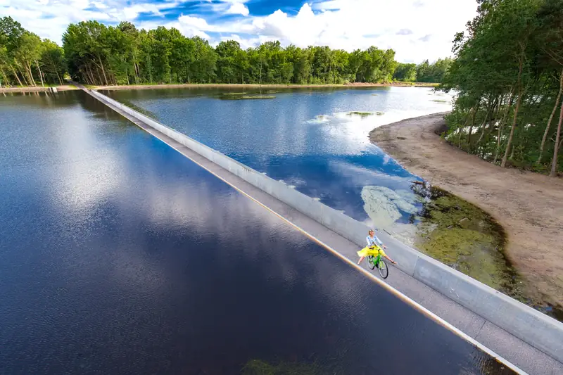 cyclingthroughwater.com