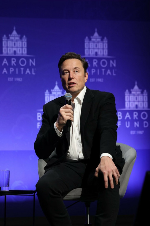 Elon Musk przemawiający na konferencji w Nowym Jorku, 4 listopada 2022 r.