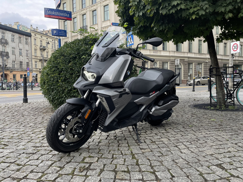 Elektryczny czy "normalny"? Sprawdziłem skutery BMW C 400 X i BMW CE 04