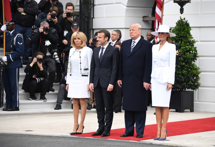 Nagrali Trumpa, gdy skrycie zachęcał ją do czułości. Widać wszystko