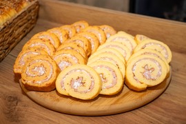 ŽUTI SLANI ROLAT je klasik slavske trpeze: Recept za NAJLEPŠE PREDJELO koje se topi u ustima