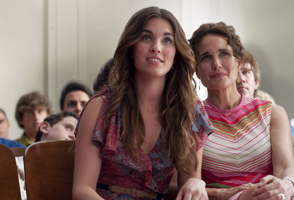 Rainey Qualley i Andie MacDowell w filmie "Mighty Fine"