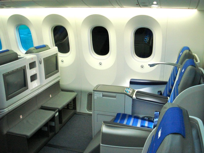 Kabina klasy biznes na pokładzie polskiego Dreamlinera