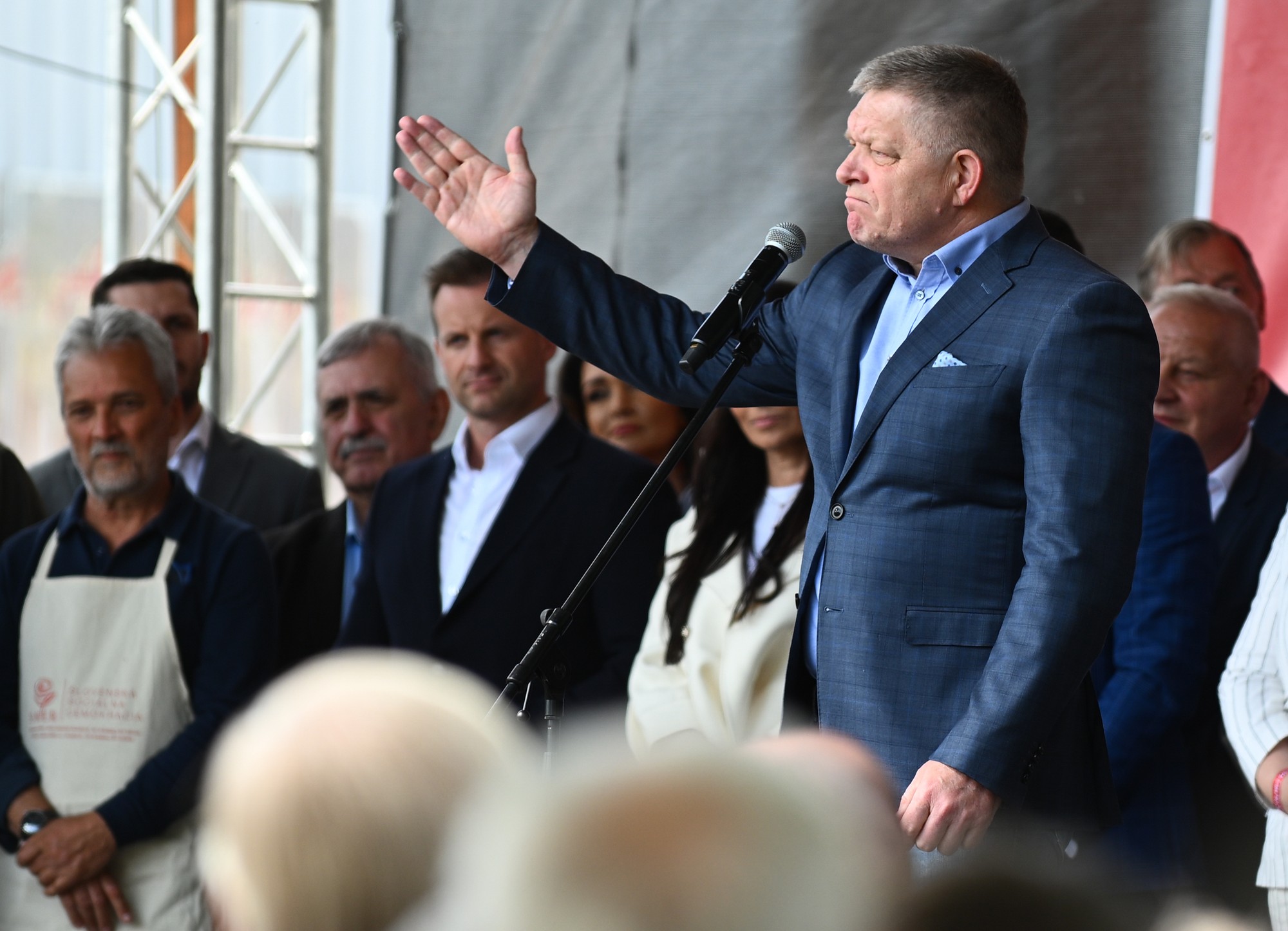 Predseda strany SMER-SD Robert Fico počas celoslovenských osláv 1. mája v Bánovciach nad Bebravou. 