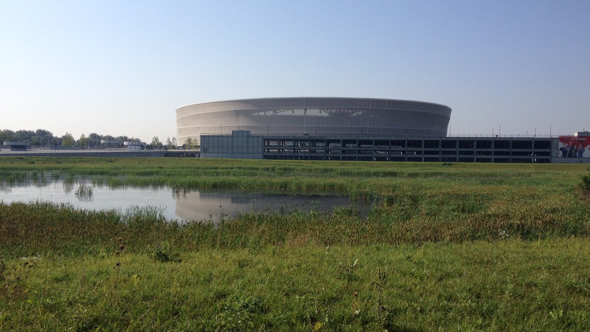 Nadal nie wiadomo, jak zostanie zagospodarowany teren przy Stadionie Miejskim we Wrocławiu, w którym niegdyś miała powstać galeria handlowa Śląska Wrocław. Niewykluczone, że część działki, ponad 1,5 tys. mkw, miasto będzie musiało oddać rodzinie Krzywdów albo zapłacić odszkodowanie.