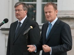 Komorowski wzywa rząd Tuska do Pałacu Prezydenckiego