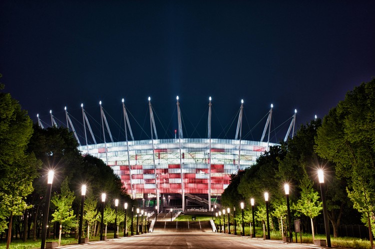 <b> Stadion Narodowy</b><br/>  Powstał specjalnie z myślą o Euro 2012. Jest bardzo nowoczesny i ma najwyższą kategorię w klasyfikacji UEFA. Pomieści 58.5 tys. kibiców, którzy będą mogli obejrzeć  mające się rozegrać 3 mecze grupowe, ćwierćfinał i półfinał.