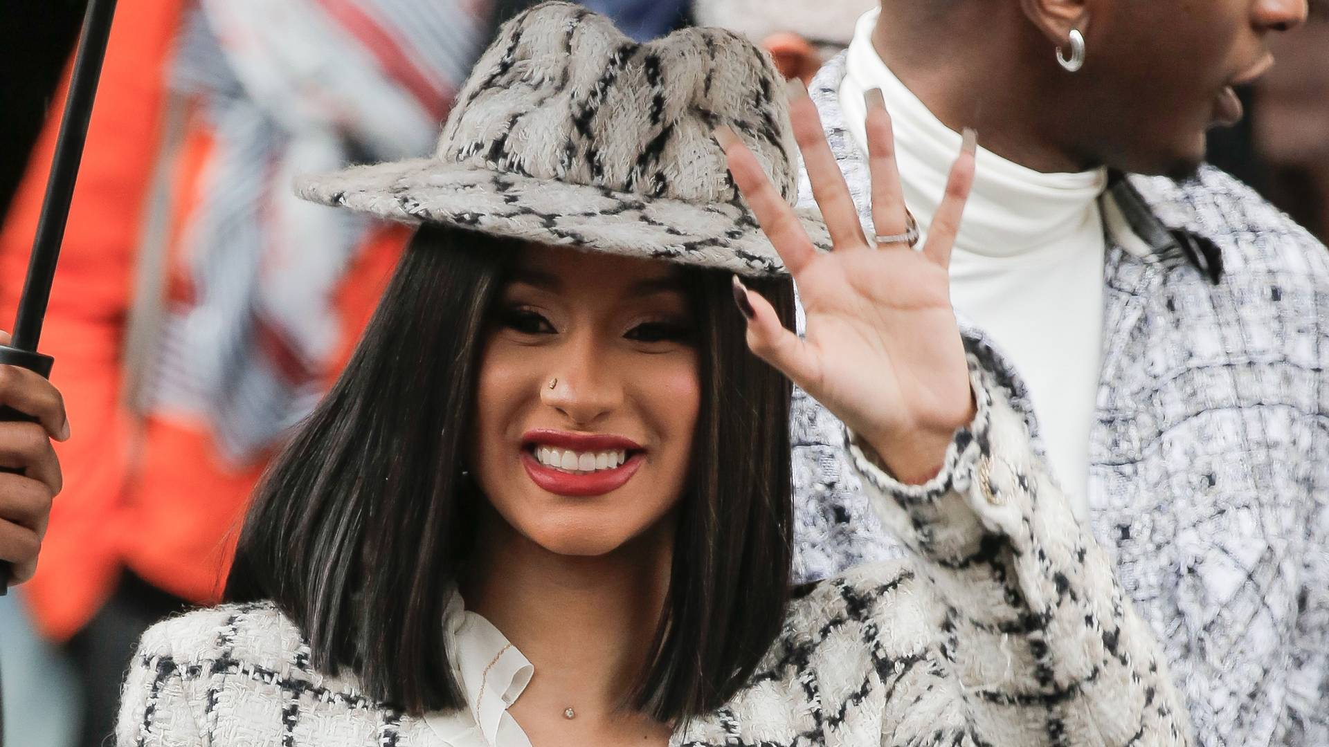 Cardi B se u pariskoj katedrali pojavila u donjem vešu