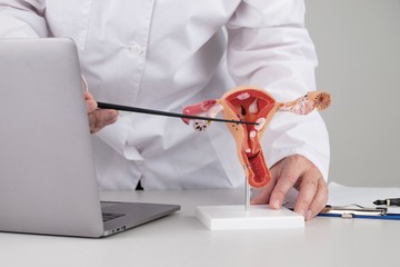 Méhtükrözés - ezekben az esetekben segítheti a diagnózist