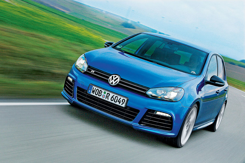 Volkswagen Golf R: Kompakt dla spragnionych mocnych wrażeń