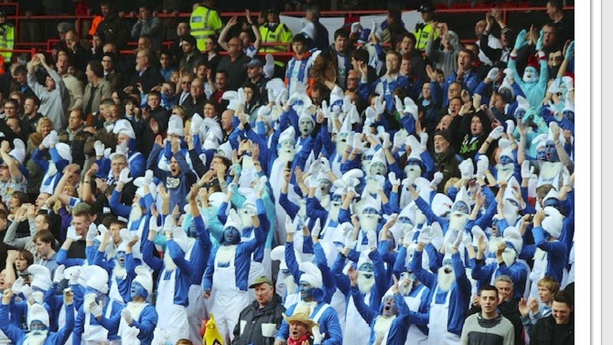 Podczas ostatniego meczu Hartlepool United z Charltonem, kibice Hartlepool United przebrali się za smerfy. Zanim jednak dotarli na mecz "błądzili" ulicami Londynu, co wywołało zdumienie wśród mieszkańców Wielkiej Brytanii.