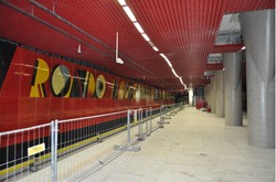 Zobacz, jak wyglądają stacje centralnego odcinka II linii metra tuż przed zakończeniem budowy [ZDJĘCIA]