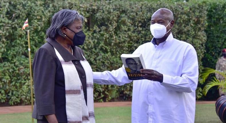 President Yoweri Museveni with the US Ambassador to the United Nations, Linda Thomas-Greenfield, who called on him at State House, Entebbe.