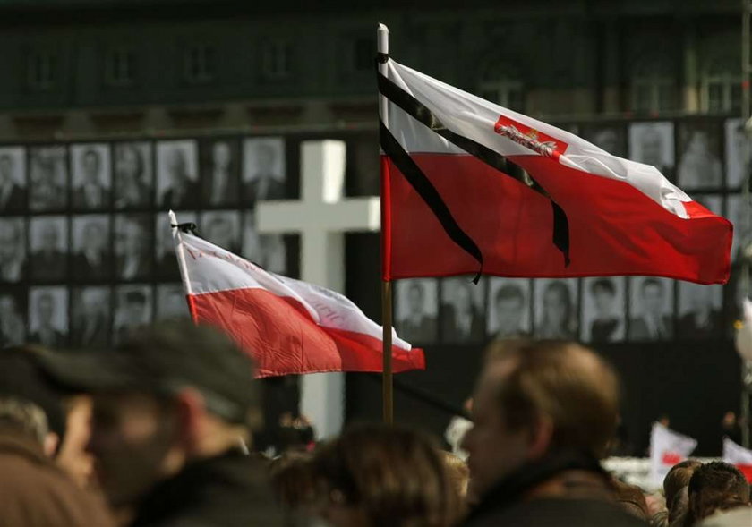 plac Piłsudksiego, żałoba, Warszawa, katastrofa, śmierć prezydenta, Lech Kaczyński, msza