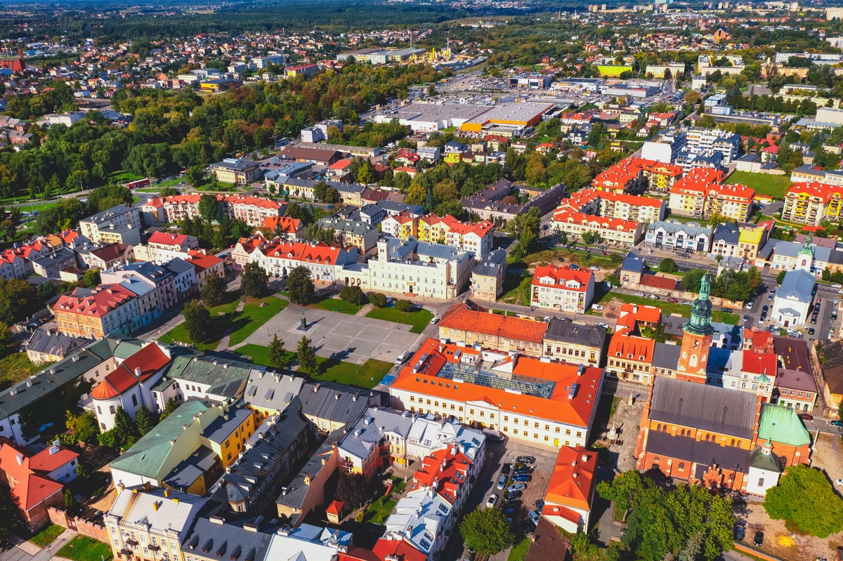  Polacy uciekają z miast. Które wyludniają się najszybciej? Najnowsze dane