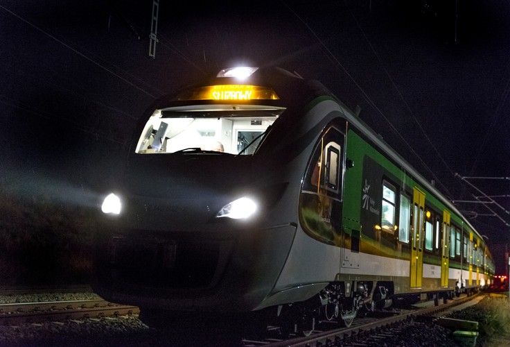 Dwa lata temu podczas próby prędkości po polskich torach Pendolino pojechało 291 km/godz.<br><br> (zuz) PAP/Andrzej Grygiel