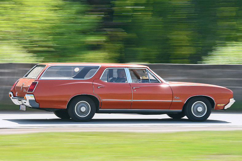 Oldsmobile Cutlass Cruiser