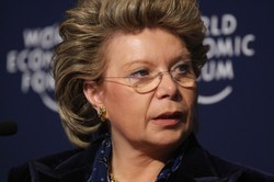 Komisarz Reding popiera Tuska na szefa KE