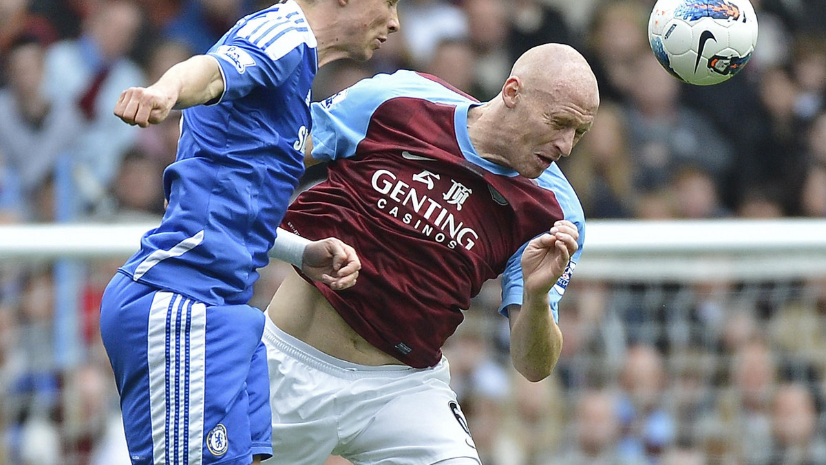 Obrońca Aston Villi James Collins w ciągu najbliższych godzin podpisze kontrakt z West Hamem United, poinformował "Sport Telegraph". Zawodnik we wtorek przechodził testy medyczne w klubie z Upton Park, a w środę ma podpisać kontrakt z klubem, w którym już występował w przeszłości.