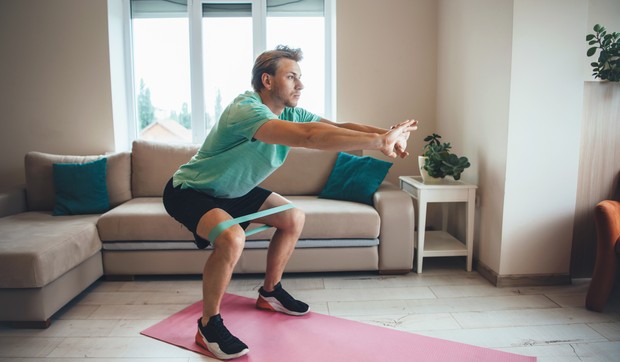 Vežbanje kod kuće zahteva kreativnost, disciplinu i istrajnost