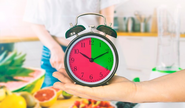 Intermitentni post obično znači da se normalno jede osam sati dnevno, dok se preostalih 16 sati uzdržava od obroka