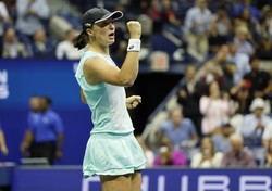 31 niewymuszonych błędów nie zatrzymało Świątek. Polka w finale US Open!