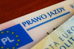 Tajemniczy kod na prawie jazdy. Jeśli wykażesz ignorancję, czeka cię poważny mandat