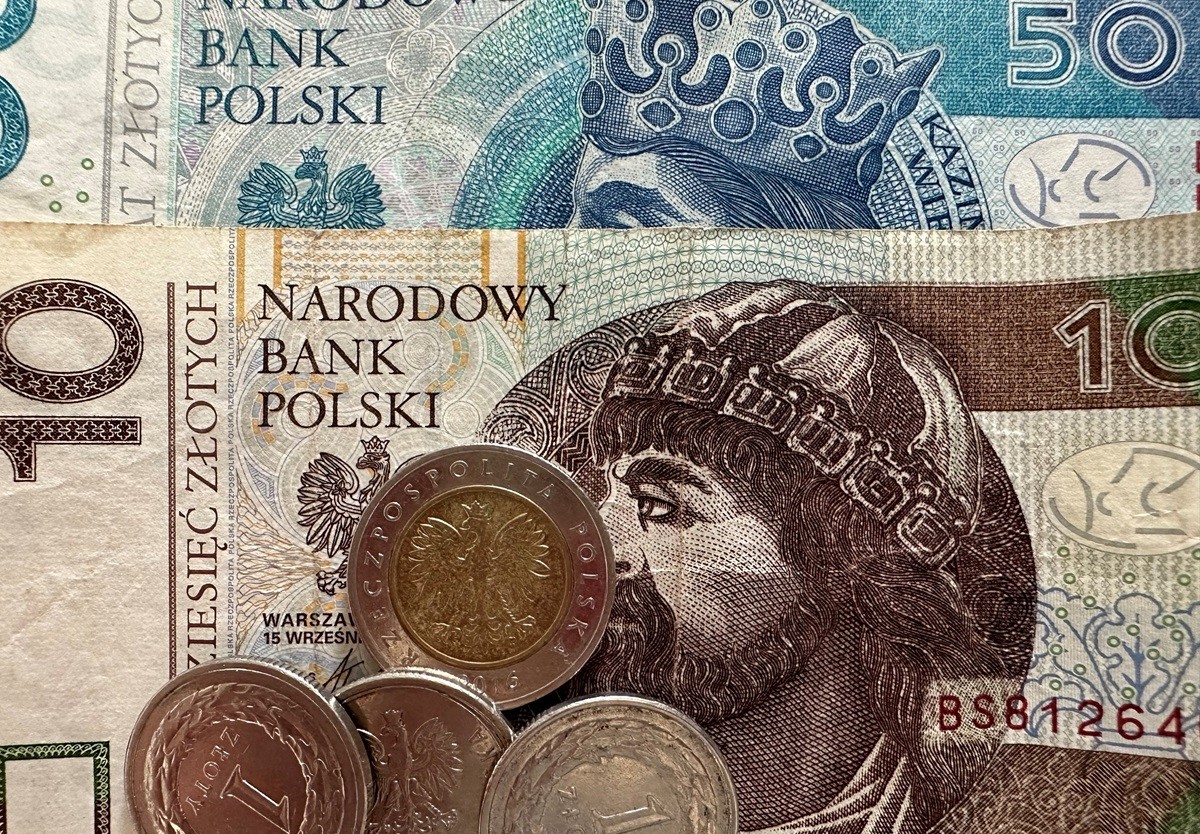 28,10 zł brutto - ile to netto? Minimalna stawka godzinowa na zlecenie za godzinę na rękę 2024