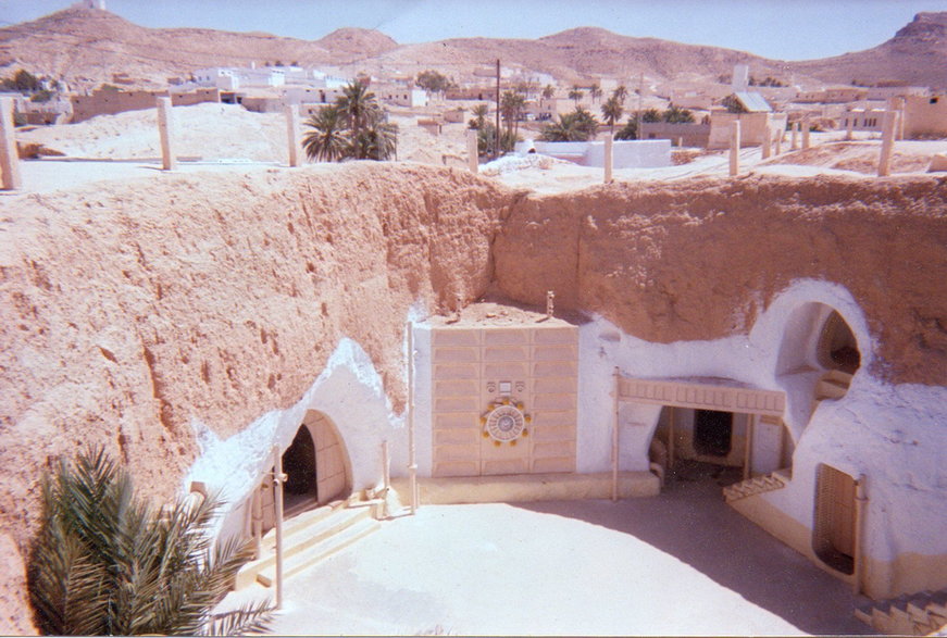 Tunezja, czyli Tatooine z filmu „Gwiezdne wojny” (fot. Terrasque; Creative Commons Uznanie autorstwa–na tych samych warunkach 3.0 niezlokalizowana)