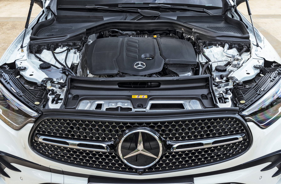 Mercedes GLC 220 d 4Matic, moc: 197 + 23 KM, spalanie 5,2 l/100 km, ceny od 249 900 zł