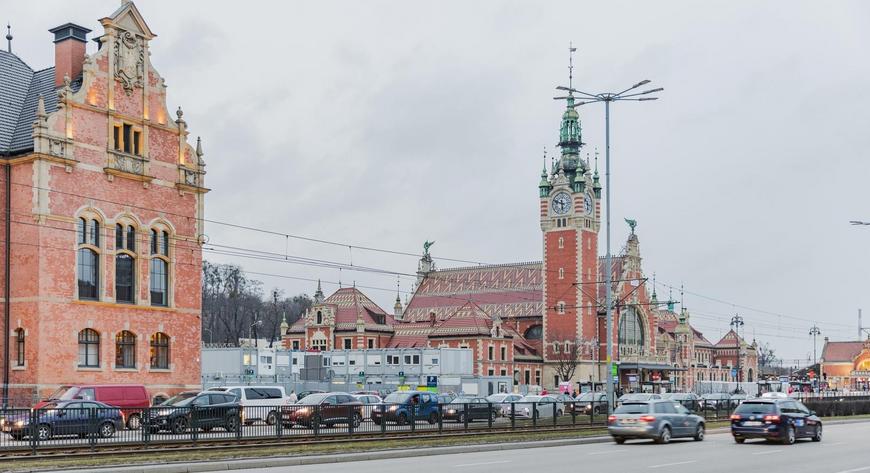 W ubiegłym roku ogłoszono przetarg na budowę takiego przejścia przy dworcu Gdańsk Główny.