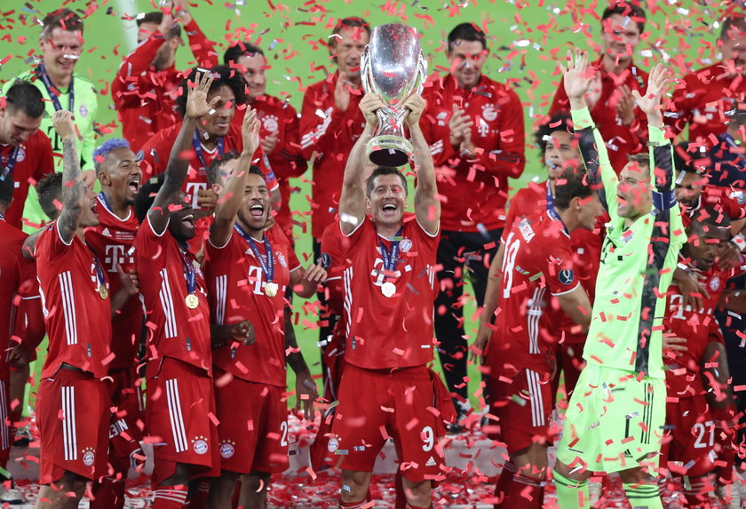 W tym roku wszystko wygrywa Superpuchar to kolejne trofeum dla Bayernu i Roberta Lewandowskiego. Polak jest wniebowzięty