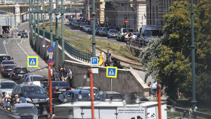 Elképesztő jelenetek: emiatt van felfordulás Budapest belvárosában – fotók