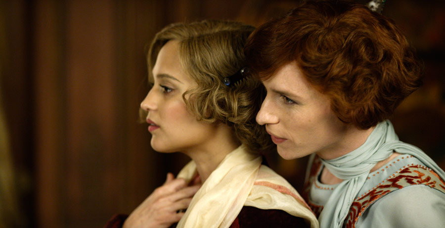 Lili Elbe (Eddie Redmayne) i Gerda Wegener (Alicia Vikander) - "Dziewczyna z portretu"