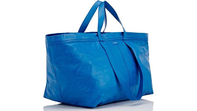 Wow! A Balenciaga leutánozta az Ikea ikonikus kék szatyrát! - Glamour
