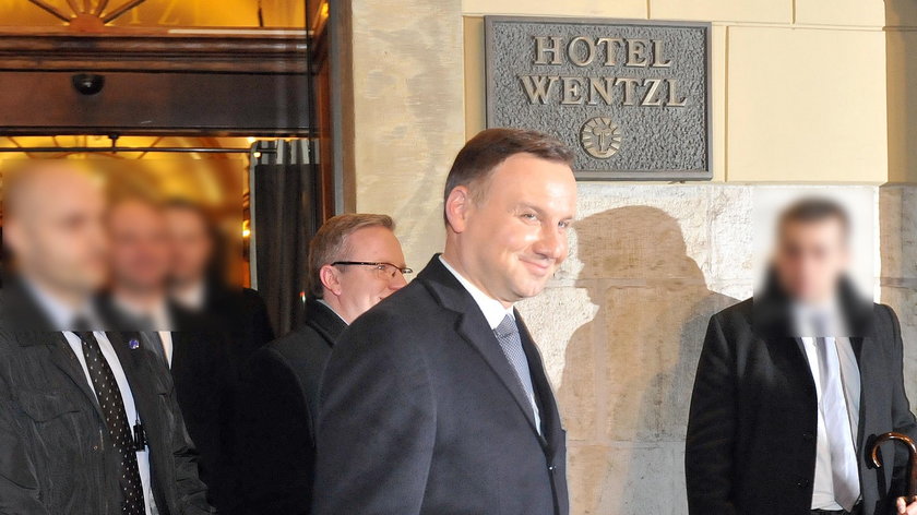 Andrzej Duda o "jedzeniu z koryta": bez przesady. Please...