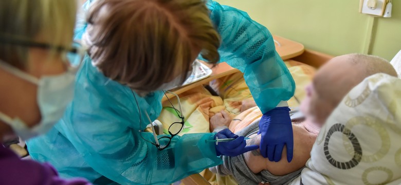 Lewica chce pomóc pracownikom DPS-ów. "Sprawdzamy wrażliwość społeczną prawicy"