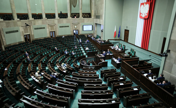 Sejm pospieszył się przed wakacjami i uchwalił dzisiątki ustaw. Oto najważniejsze zmiany [PODSUMOWANIE]