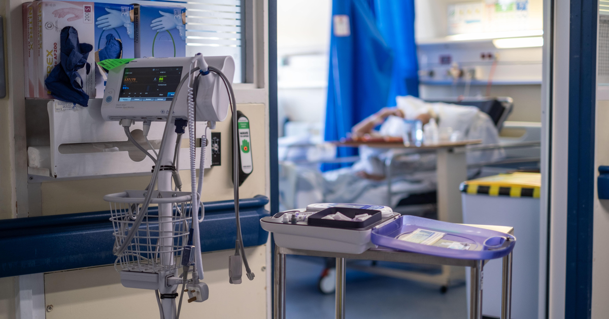 NHS doctors accuse Streeting of scaremongering as strike looms amid record flu