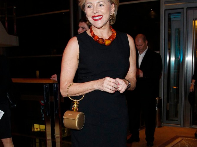 Bożena Batycka: klasyczna mała czarna i oryginalna torebka