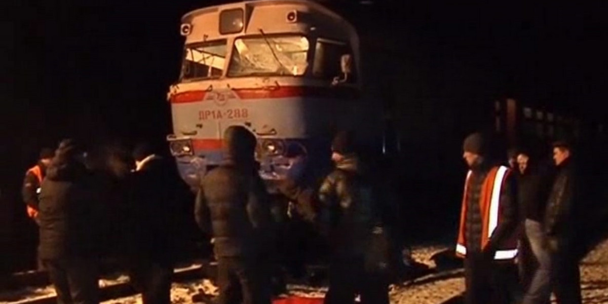 wypadek ukraina autobus pociąg