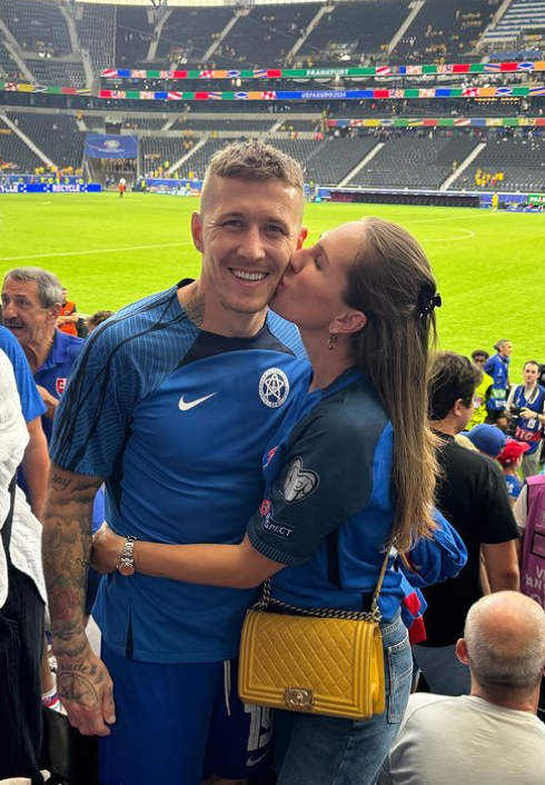 Juraj Kucka s partnerkou Romanou.