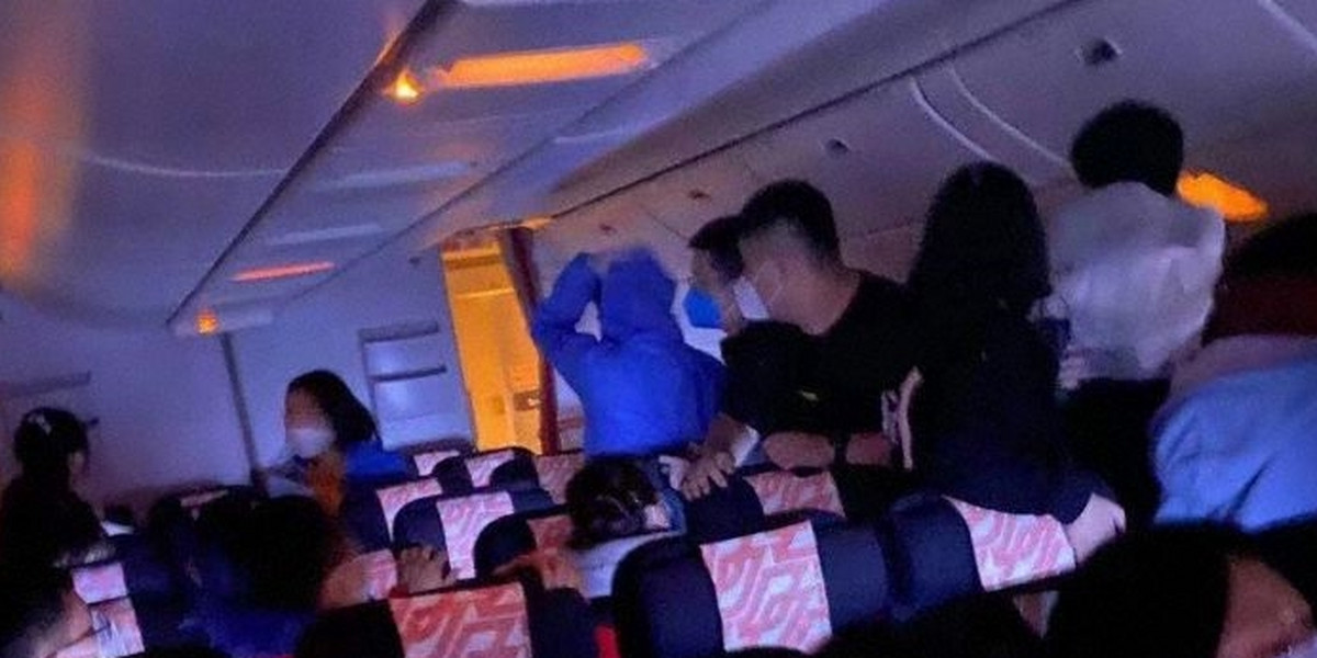 Eksplozja na pokładzie samolotu. Panika wśród pasażerów