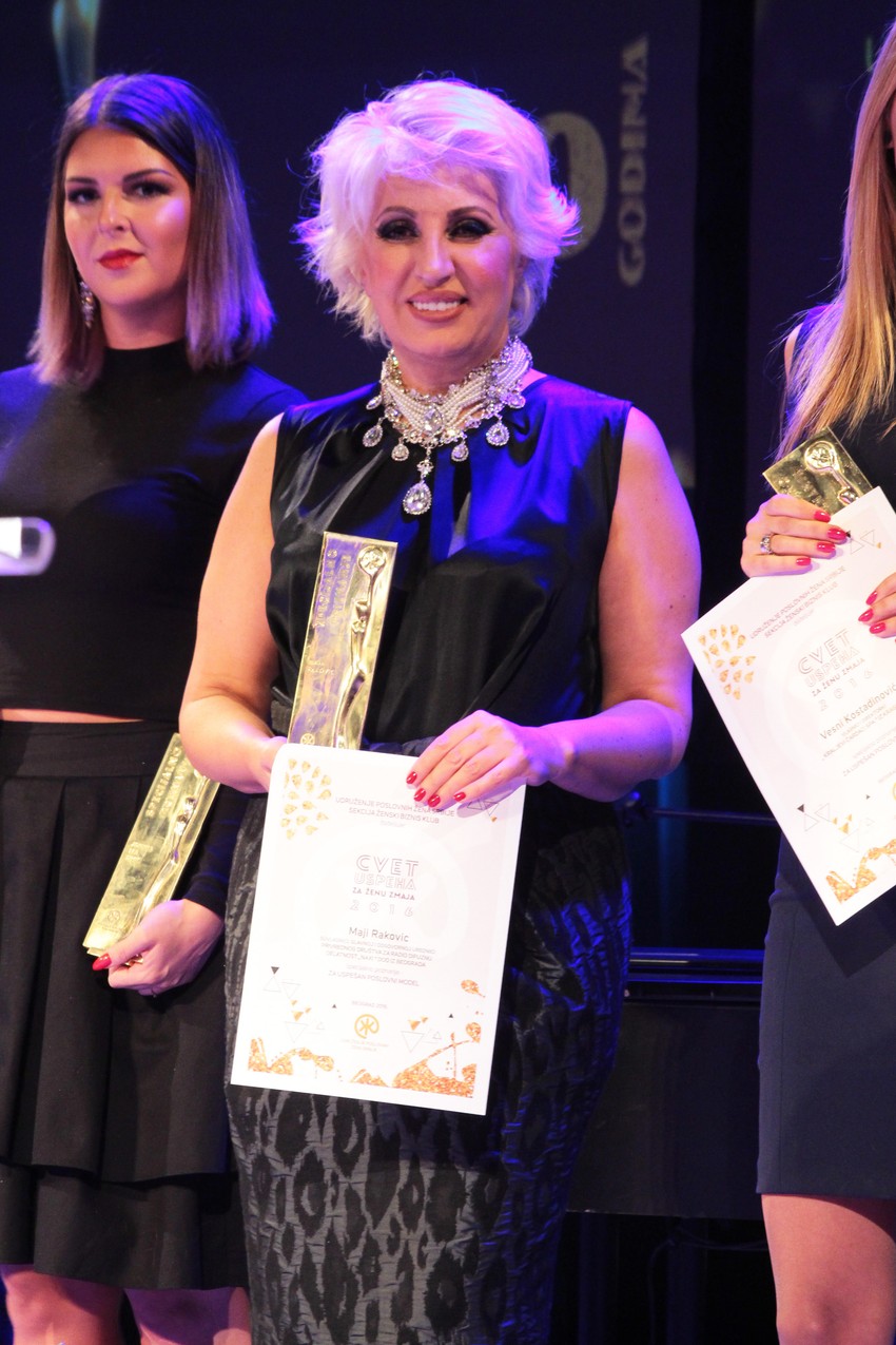 Maja Rakovic dobitnica priznanja „Cvet uspeha za ženu zmaja“ - Blic