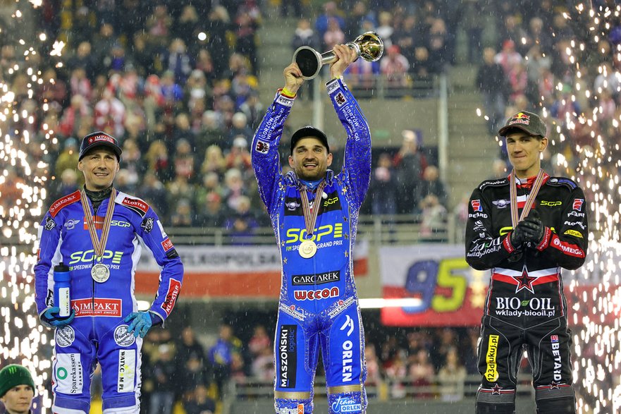 Podium MŚ 2022. Od lewej: Leon Madsn (srebro), Bartosz Zmarzlik (złoto), Maciej Janowski (brąz)