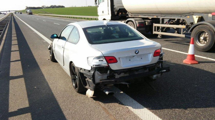 Wypadek na A4. W samochodzie pękła opona