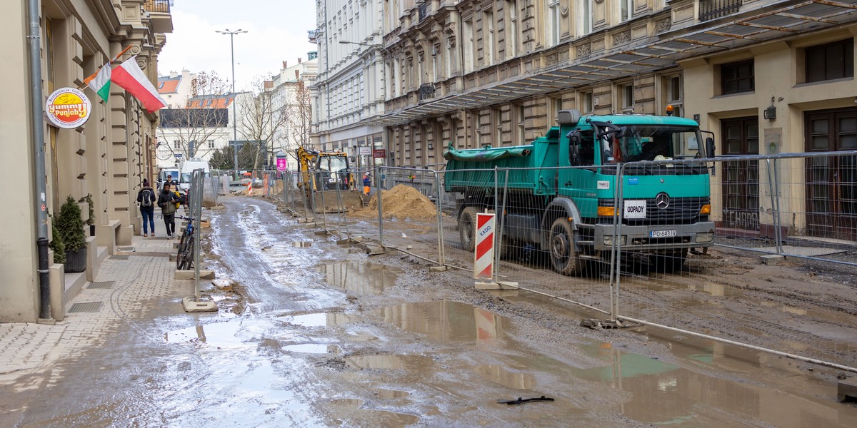 Na budowach w centrum miasta trudno znaleźć robotników.