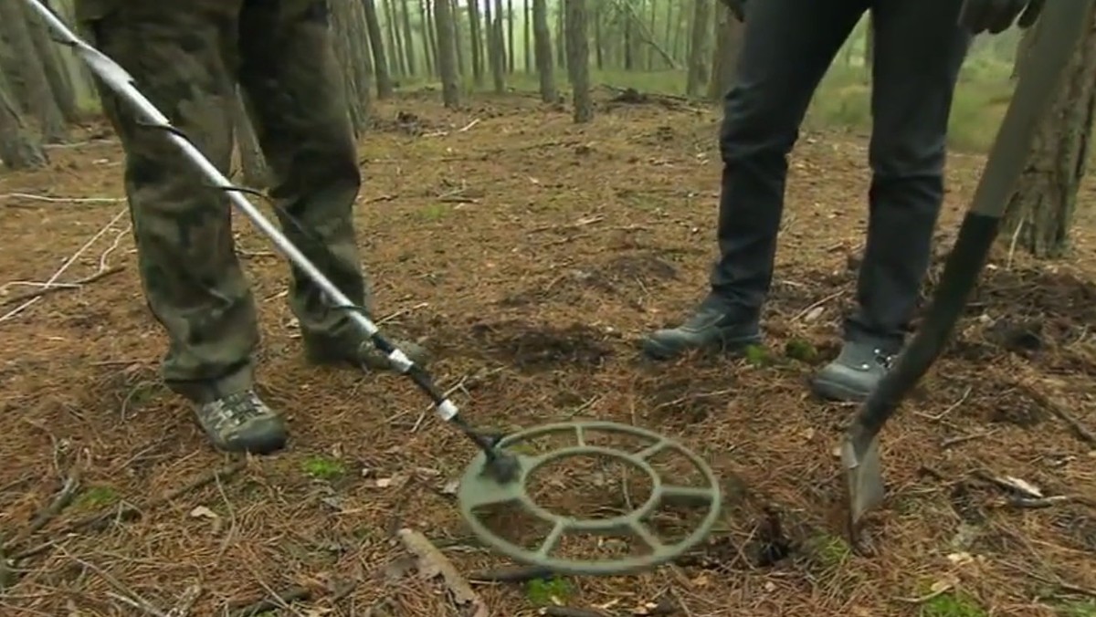 Niewybuch z czasów II wojny światowej znalazł podczas spaceru w lesie mieszkaniec Pawłowa w powiecie chełmskim. Mężczyzna natychmiast zawiadomił policję.