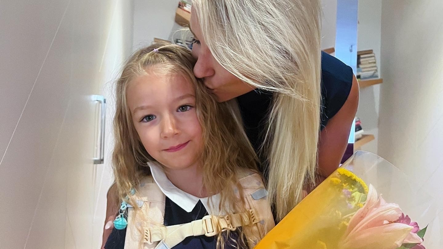 Dana Čapkovičová s dcérkou, ktorá je už prváčkou.