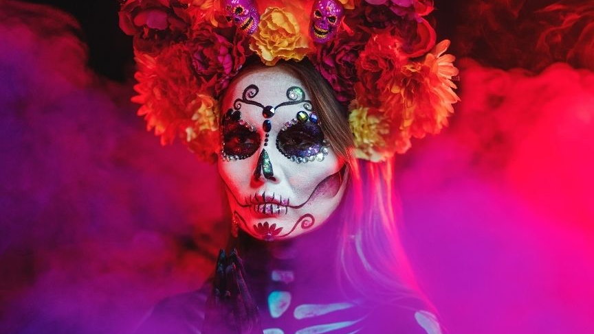 Meksykańskie Święto Śmierci jest jednym z największych tamtejszych obchodzonych uroczystości / fot. Miguel Gonzalez/Unsplash